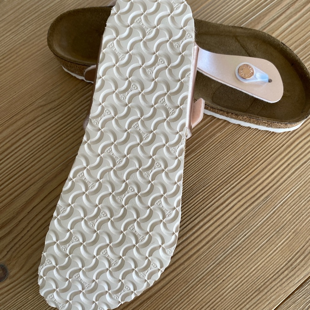 Birkenstock big Kids Metallic Rose Gold Thong Sandals size 34 - Picture 3 of 4
